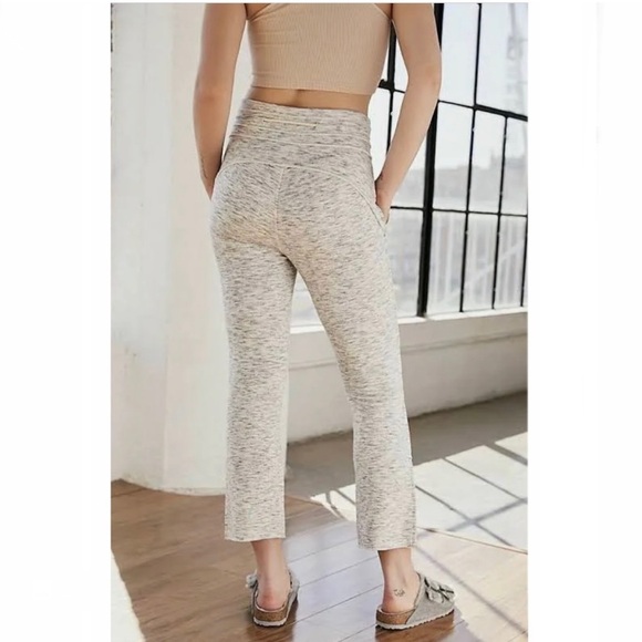 Free People Movement Wild Side High-rise 7/8 Solid Flare Leggings - Picture 2 of 14